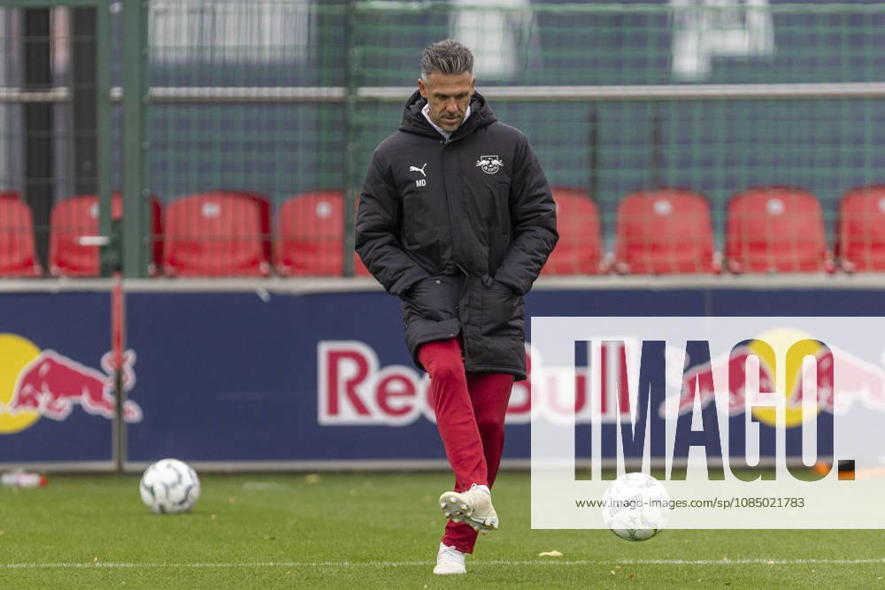 GER, Leipzig, Fussball, oeffentliches Training RB Leipzig im Bild v.l.: Martin Demichelis (Cheftrainer RB Leipzig), 25.10.2026, RB Leipzig Training Akademie Cottaweg Leipzig DFL DFB REGULATIONS PROHIBIT ANY USE OF PHOTOGRAPHS AS IMAGE SEQUENCES AND OR QUASI-VIDEO,