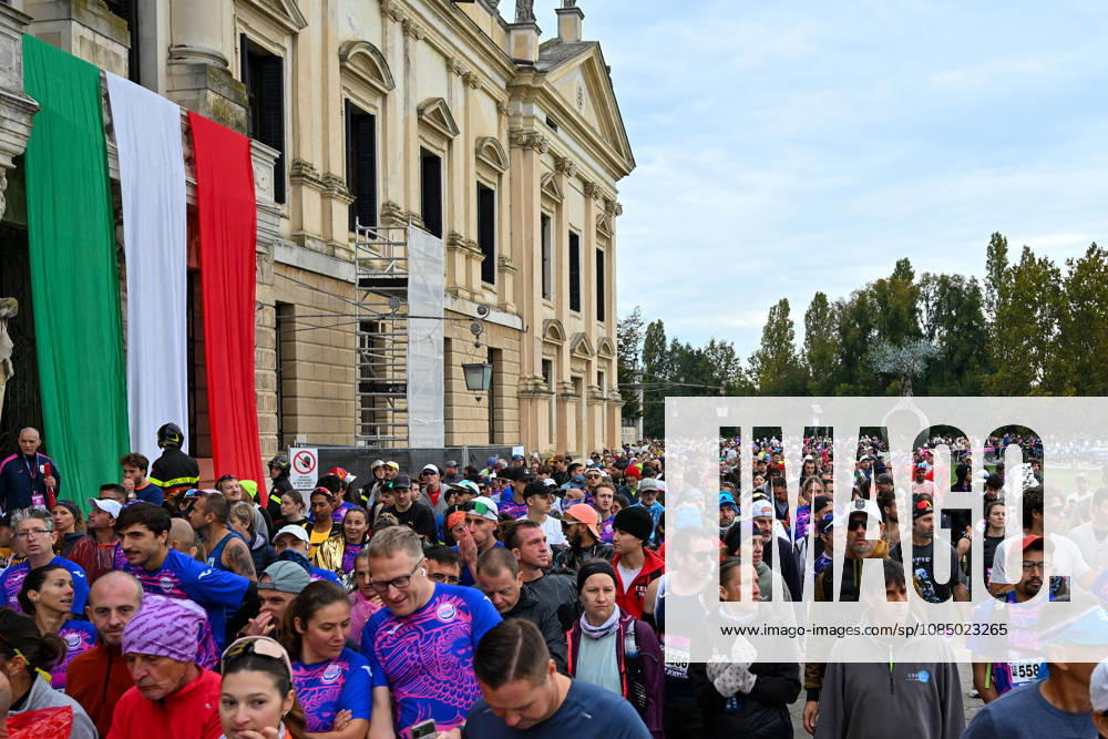 TRACK AND FIELD - Marathon - 40th Venice Marathon 2026 Photo by IPA ABACAPRESS.COM90160942 - General view of runners during the 40th Venice Marathon in 2026, a marathon race in Venice, Italy, on October 25, 2026 Venice Italy