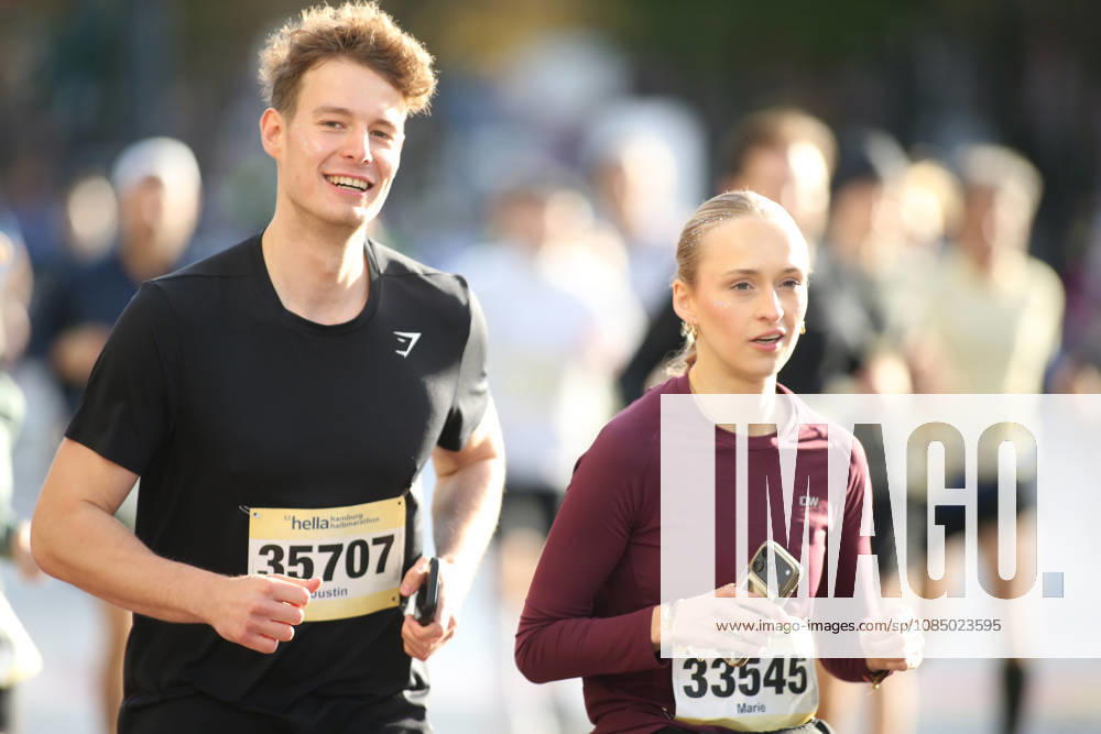 32. Auflage vom Hella Hamburg-Halbmarathon. Fast 21.000 Läuferinnen und Läufer absolvierten am Sonntag die Strecke. Teilnehmer des ersten Startblocks auf der Reeperbahn. St. Pauli Hamburg