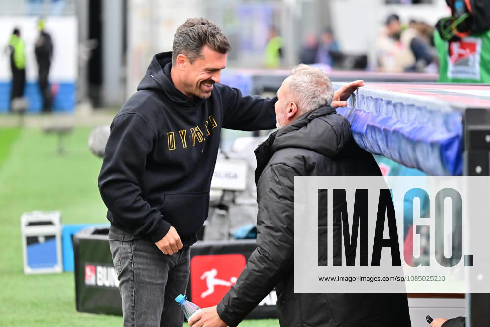 Fußball, Herren, 2.BL (Bundesliga), Saison 2026 2027, Holstein Kiel - SG Dynamo Dresden, 9. Spieltag, KSV, SGD, Holstein-Stadion Trainer Tim Walter (Kiel) mit Gegner-Coach Thomas Stamm Kiel, Holstein-Stadion Holstein-Stadion Schleswig-Holstein Deutschland