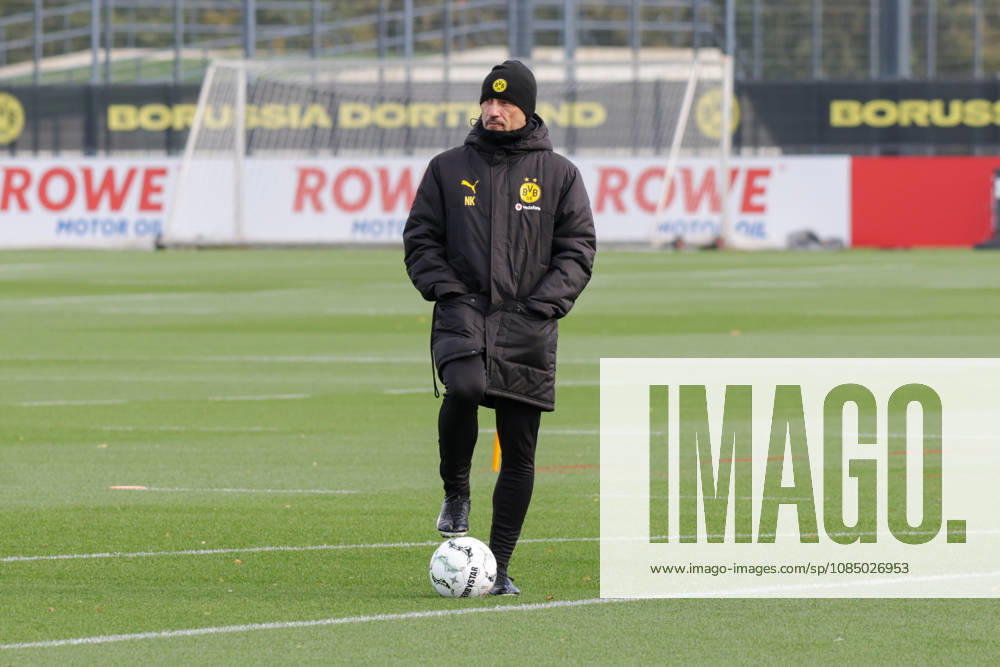 Fussball 1. Bundesliga, Borussia Dortmund - Training v.l. Niko Kovac (Borussia Dortmund) Dortmund