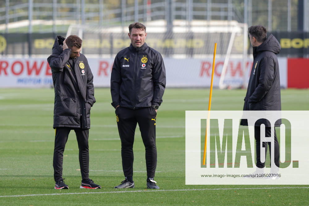 Fussball 1. Bundesliga, Borussia Dortmund - Training v.l. Robert Kovac (Borussia Dortmund) Dortmund