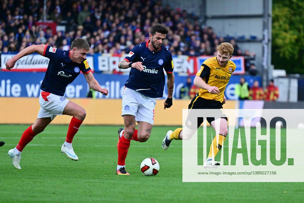 Fußball, Herren, 2.BL (Bundesliga), Saison 2026 2027, Holstein Kiel - SG Dynamo Dresden, 9. Spieltag, KSV, SGD, Holstein-Stadion Giorgi Kvilitaia auf dem Weg zu seinem Tor zum 1:0 Kiel, Holstein-Stadion Holstein-Stadion Schleswig-Holstein Deutschland