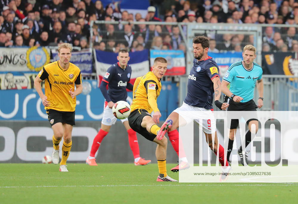 Giorgi Kvilitaia (Holstein Kiel), Niklas Hauptman (Dynamo Dresden) Fussball, Herren, Saison 2026 2027, 2.BL, Holstein Stadion, Holstein Kiel gegen Dynamo Dresden DFL REGULATIONS PROHIBIT ANY USE OF PHOTOGRAPHS AS IMAGE SEQUENCES AND OR QUASI-VIDEO.
