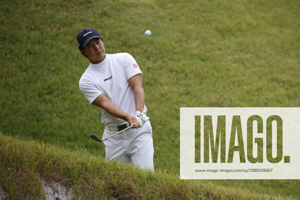 Oct 25, 2026-Cheonan, South Korea-Yuto KATSURAGAWA of Japan action on 18th Green during a DP World Tour Genesis Championship Final Round at Woo Jeong Hills CC in Cheonan, South Korea. Cheonan SOUTH KOREA - ZUMAr168 20261025_aap_r168_064