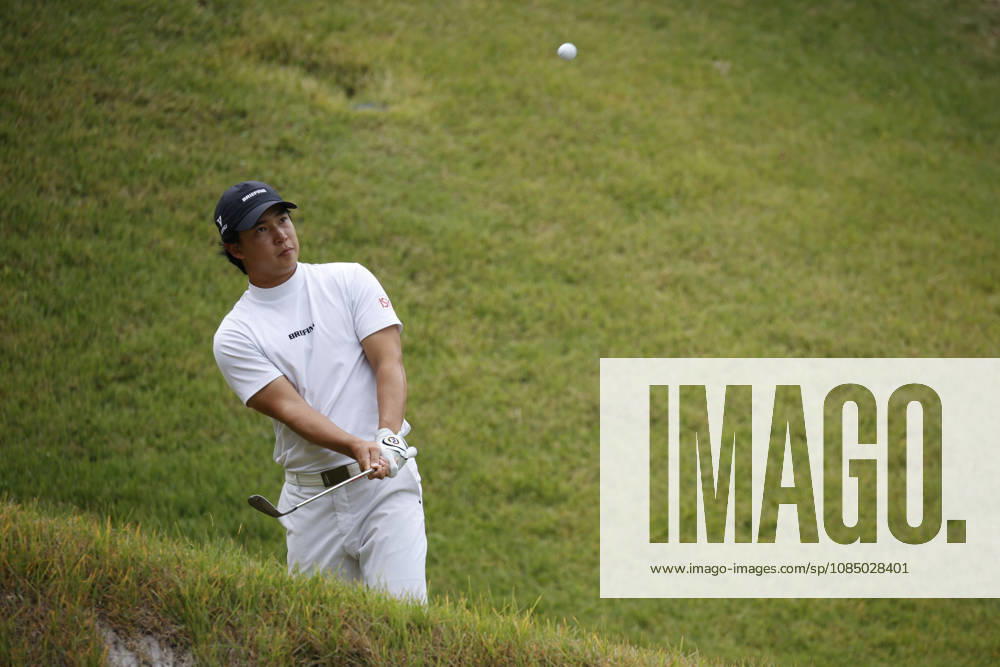 Oct 25, 2026-Cheonan, South Korea-Yuto KATSURAGAWA of Japan action on 18th Green during a DP World Tour Genesis Championship Final Round at Woo Jeong Hills CC in Cheonan, South Korea. Cheonan SOUTH KOREA - ZUMAr168 20261025_aap_r168_067