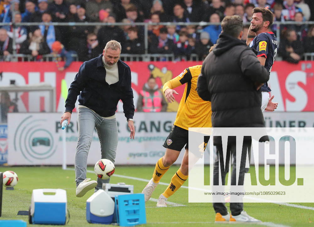 Trainer Tim Walter (Holstein Kiel) Fussball, Herren, Saison 2026 2027, 2.BL, Holstein Stadion, Holstein Kiel gegen Dynamo Dresden DFL REGULATIONS PROHIBIT ANY USE OF PHOTOGRAPHS AS IMAGE SEQUENCES AND OR QUASI-VIDEO.