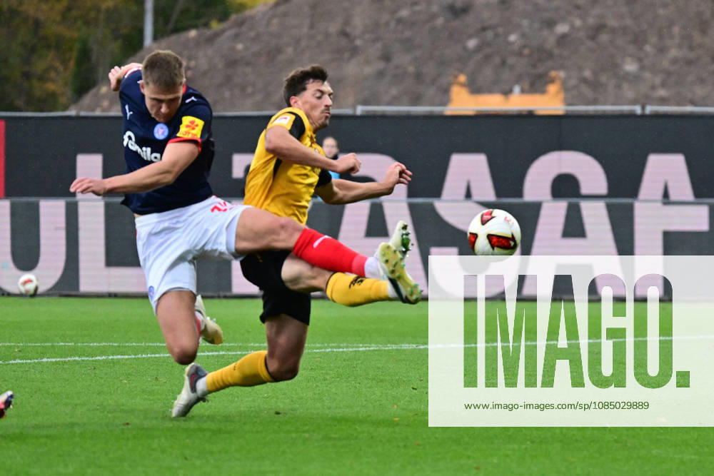 Fußball, Herren, 2.BL (Bundesliga), Saison 2026 2027, Holstein Kiel - SG Dynamo Dresden, 9. Spieltag, KSV, SGD, Holstein-Stadion Phil Harres verpasst mit seinem Abschluss Kiel, Holstein-Stadion Holstein-Stadion Schleswig-Holstein Deutschland