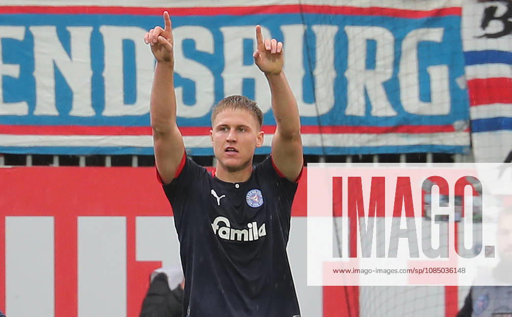 3-0 Torjubel Phil Harres (Holstein Kiel) Fussball, Herren, Saison 2026 2027, 2.BL, Holstein Stadion, Holstein Kiel gegen Dynamo Dresden, 3-0 DFL REGULATIONS PROHIBIT ANY USE OF PHOTOGRAPHS AS IMAGE SEQUENCES AND OR QUASI-VIDEO.