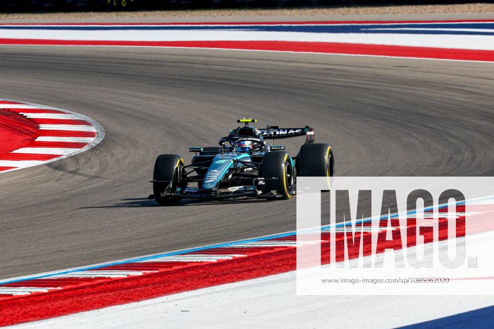 Andrea Kimi Antonelli from Italy, driving the (12) Mercedes-AMG PETRONAS F1 Team W17 Mercedes during United States Grand Prix - Austin - Saturday - Qualifying at Circuit of the Americas (COTA) in Austin. Italy - ZUMAm313 20261025_zsp_m313_153