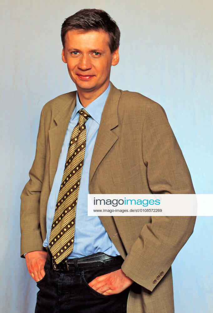Archivbilder der Woche KW51 GÜNTHER JAUCH GÜNTHER JAUCH, deutscher Fernsehmoderator, Journalist, Talkmaster, Porträt von 1998. GÜNTHER JAUCH, German television presenter, journalist, talk show host, portrait from 1998.,