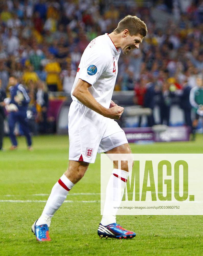 Steven Gerrard of England celebrates scoring his penalty..Euro 2012 Quarter Final match, England v Italy at the Olympic Stadium, Kiev, Ukraine on the 24th June 2012. Pic Jake Badger SPORTIMAGE... .