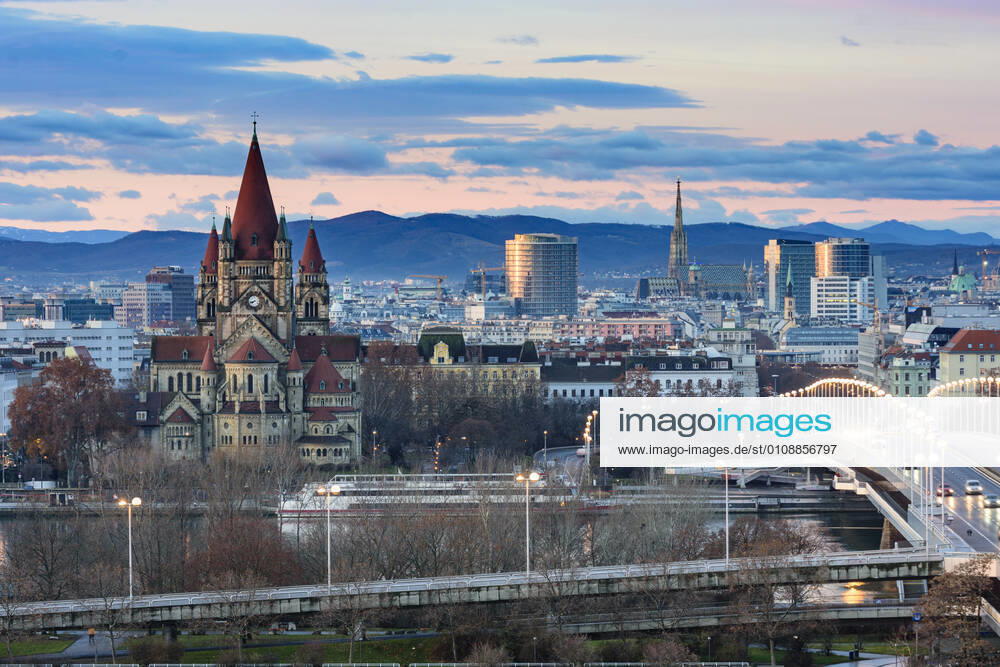 Vienna city center, river Donau (Danube), bridge Reichsbrücke, church Franz von Assisi, cathedral Stephansdom (St. Stephen s Cathedral) Wien, Vienna Wien Austria 00. overview
