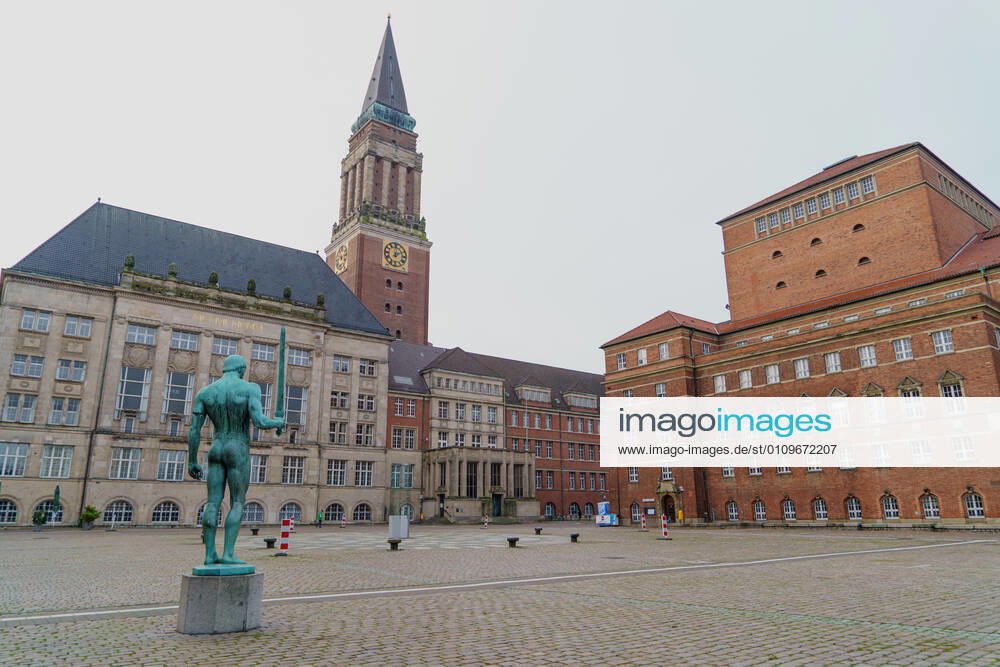 Kieler Innenstadt während des Corona-Lockdowns im Januar 2021 weitgehend leere Straßen -;Kieler Innenstadt während des Corona-Lockdowns im Januar 2021 weitgehend leere Straßen -, Kiel Schleswig-Holstein Deutschland Innenstadt