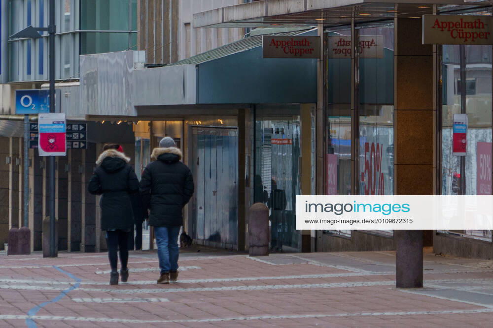 Kieler Innenstadt während des Corona-Lockdowns im Januar 2021 weitgehend leere Straßen -;Kieler Innenstadt während des Corona-Lockdowns im Januar 2021 weitgehend leere Straßen -, Kiel Schleswig-Holstein Deutschland Innenstadt
