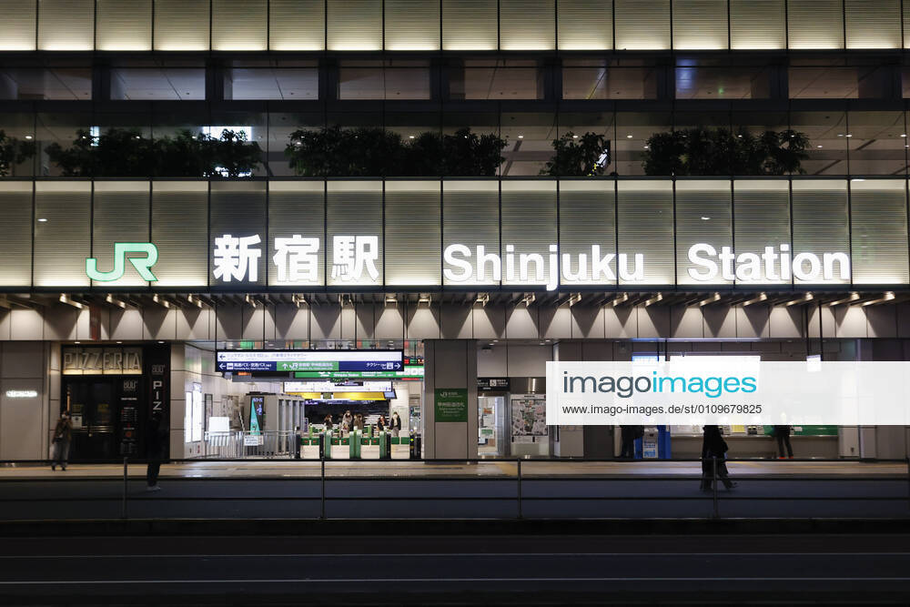Fewer people than normal are seen outside Shinjuku Station after the establishments closed at 8 pm to stop the COVID-19 infections. Tokyo reported 1,494 new COVID-19 cases on January 10; following four days of over 2,000 cases, the daily infections count dropped for the first time after the state of emergency was declared in Tokyo, Kanagawa, Saitama, and Chiba prefectures. Tokyo Japan - ZUMAm191 20210110_zap_m191_031