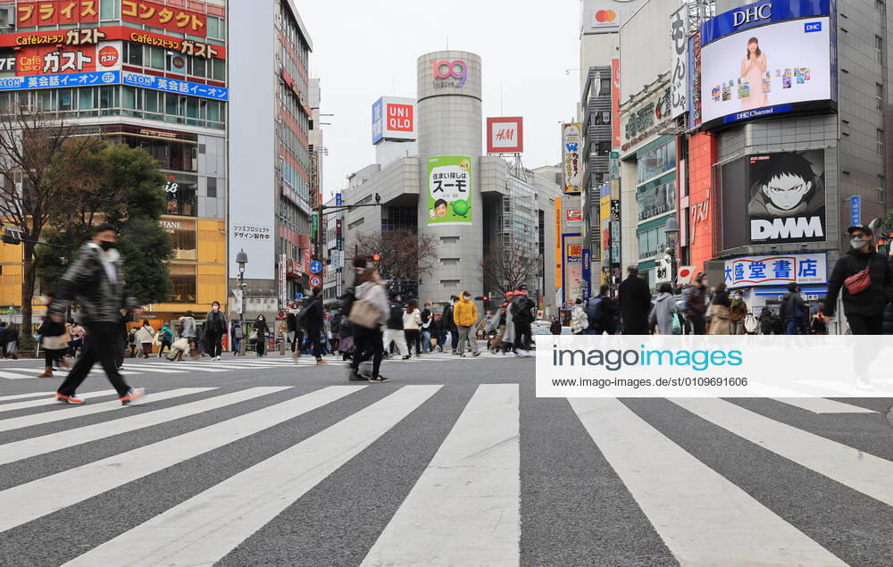 Tokyo, Japan -People cross a road at Shibuya fashion district amid outbreak of the new coronavirus in Tokyo on Monay, January 11, 2021 on a national holiday, Coming-of-Age Day. Prime Minister Yoshihide Suga declared a state of emergency on Tokyo and three neighboring prefectures. (151812249)