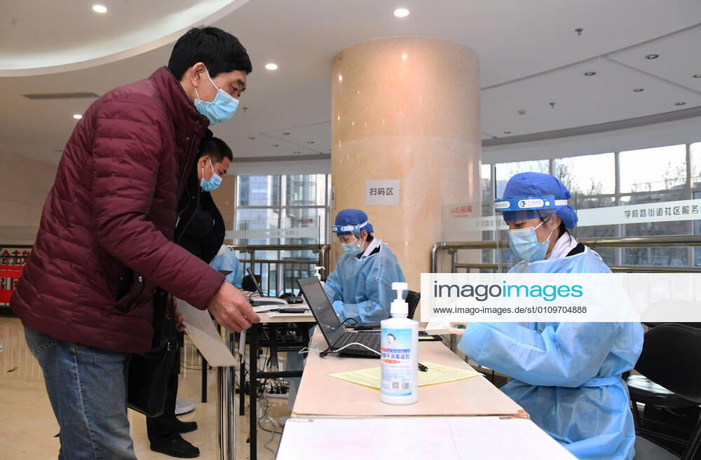 (210111) -- BEIJING, Jan. 11, 2021 -- A medical worker prepares for COVID-19 vaccine inoculation at a temporary inoculation site in Haidian District in Beijing, capital of China, Jan. 11, 2021. Over 1 million people in Beijing had received the first dose of COVID-19 vaccine as of 11 a.m. Monday, the municipal health commission said. TO GO WITH Over 1 mln get COVID-19 vaccine in Beijing ) CHINA-BEIJING-COVID-19 VACCINE-1 MILLION-INOCULATIONS (CN) RenxChao