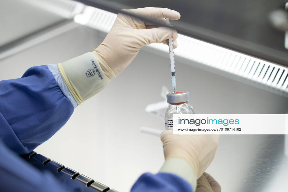 The corona vaccine from the German company CureVac is investigated in the Amsterdam UMC hospital in Amsterdam, The Netherlands, January 11, 2020. The hospital is looking for two thousand volunteers for research into this vaccine, in which the vaccine or a placebo is administered. ANP JEROEN JUMELET