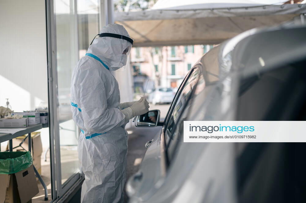 Sicily, Messina, the screening campaign and the procedures for carrying out swabs to monitor the progress of infections. both citizens and those passing through the island are subjected to the test. Editorial Usage Only