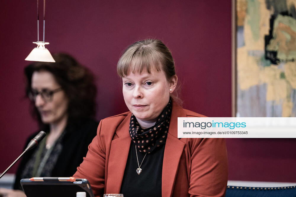 Kulturminister Joy Mogensen (S) er kaldt i samraad om brud paa menneskerettigheder i Qatar i forbindelse med forberedelserne til VM-slutrunden i herrefodbold i 2022. Samraadet finder sted paa Christiansborg tirsdag den 12. januar 2021.. , Copenhagen Denmark