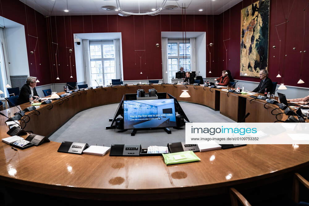Kulturminister Joy Mogensen (S) er kaldt i samraad om brud paa menneskerettigheder i Qatar i forbindelse med forberedelserne til VM-slutrunden i herrefodbold i 2022. Samraadet finder sted paa Christiansborg tirsdag den 12. januar 2021.. , Copenhagen Denmark