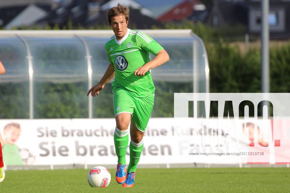 Kevin Pannewitz 18 vom VfL Wolfsburg. Aus Vorbereitungs bzw- Freundschaftsspiel zwischen den VfL Wolfsburg und Germania Egestorf Langreder 8:2 im NFV Stadion Barsinghausen am 20.07.2012.