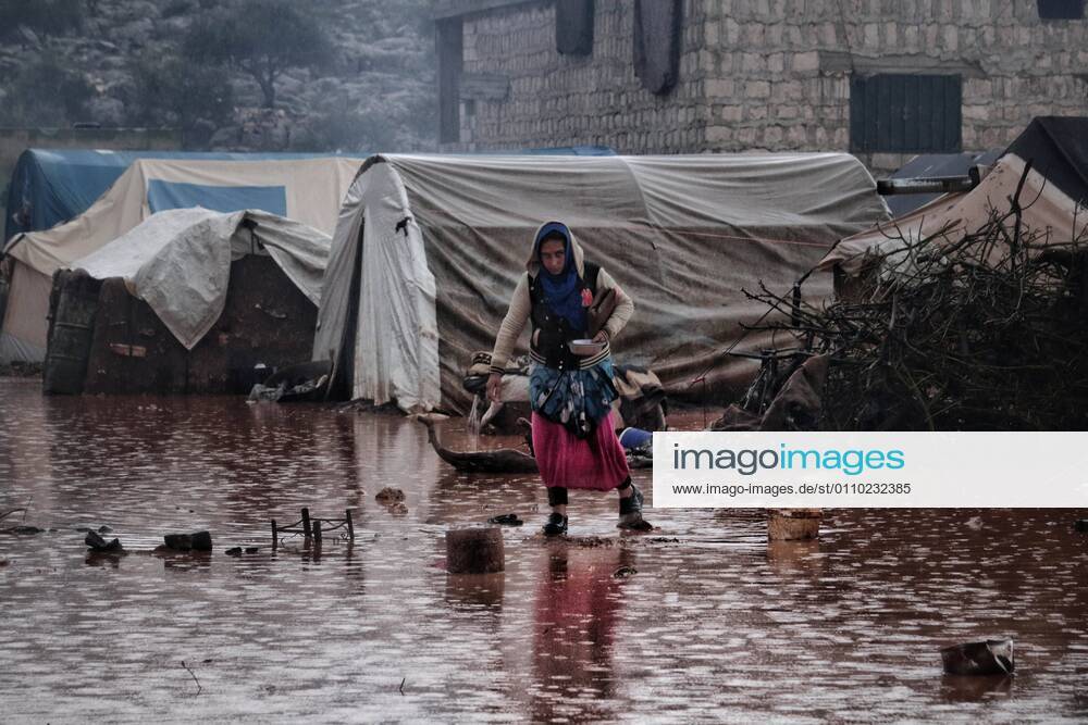 Syrian refugee in camp northern Syria, several refugee tents sank after heavy rains hit the camps near Idlib Governorate northern Syria. Idlib Syria - ZUMAq100 20210117_zaa_q100_002