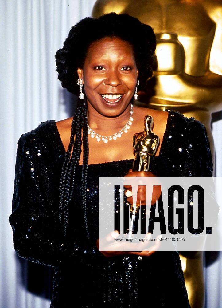 OSCARS: Beste Nebendarstellerin, Preisträgerinnen 1991-2000 Whoopi Goldberg at the 63rd Academy Awards ceremony on March 25, 1991, at the Shrine Auditorium in Los Angeles, California