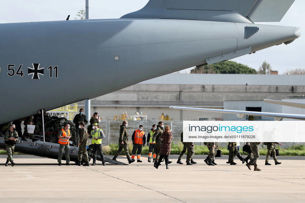 (210203) -- LISBON, Feb. 3, 2021 -- German army medical experts disembark at Figo Maduro military airbase in Lisbon, Portugal, on Feb. 3, 2021. Based on a bilateral agreement, a team of German army medical experts arrived in Portugal on Wednesday to assist the country in its fight against the COVID-19 pandemic. (Photo by Xinhua) PORTUGAL-LISBON-COVID-19-GERMANY-ARMY MEDICS-ARRIVING PedroxFiuza