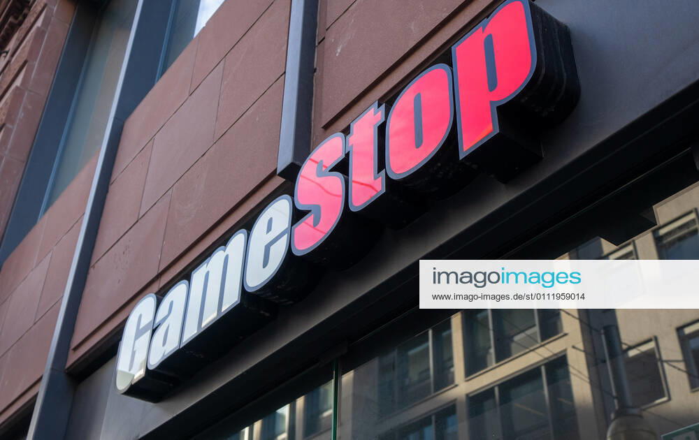 Deutschland - Hessen - Frankfurt - 04.02.2021 Impressionen aus Frankfurt GameStop Landen in Frankfurt - Ausgelöst durch Absprachen im Reddit-Unterforum WallStreetBets schickten Mitglieder die Aktie von GameStop zuletzt in die Höhe - und griffen damit die Anlagestrategien von Shortsellern an, die auf sinkende Kurse dieser Werte wetteten Impressionen aus Frankfurt