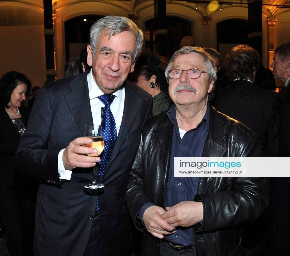 10 Jahre BKM V.l.: Michael Naumann, Wolf Biermann bei der Festveranstaltung 10 Jahre BKM ( Beauftragter der Bundesregierung fuer Kultur und Medien) im Martin Gropius Bau in Berlin am 28.10.2008.