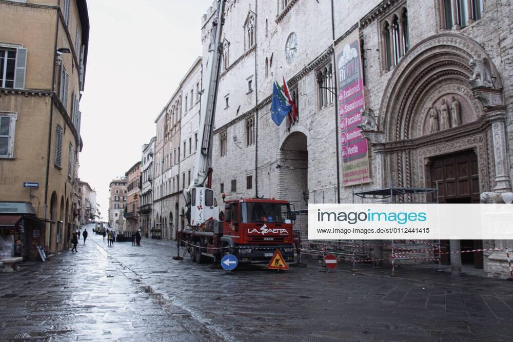 Perugia in the red zone. The capital and the province in full state of emergency covid 19 also due to the variants of the virus present in the area. the city is back in full lockdown. the deserted historic center. anguish and fear reign. the entrance of Palazzo dei Priori, seat of the municipality, and Corso Vannucci. Editorial Usage Only