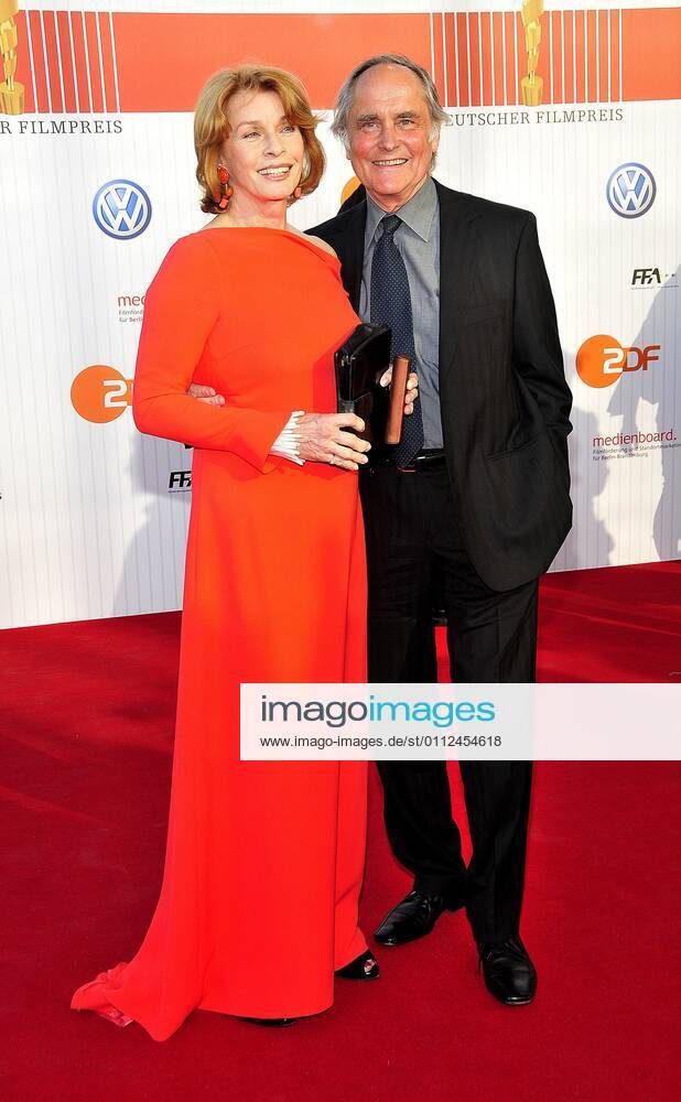 DEUTSCHER FILMPREIS 2009 Senta Berger mit Ehemann Michael Verhoeven beim DEUTSCHER FILMPREIS 2009 im Palais am Funkturm in Berlin am 24.04.2009. Copyright : IMAGO. Mathias Krohn EVENTPRESS