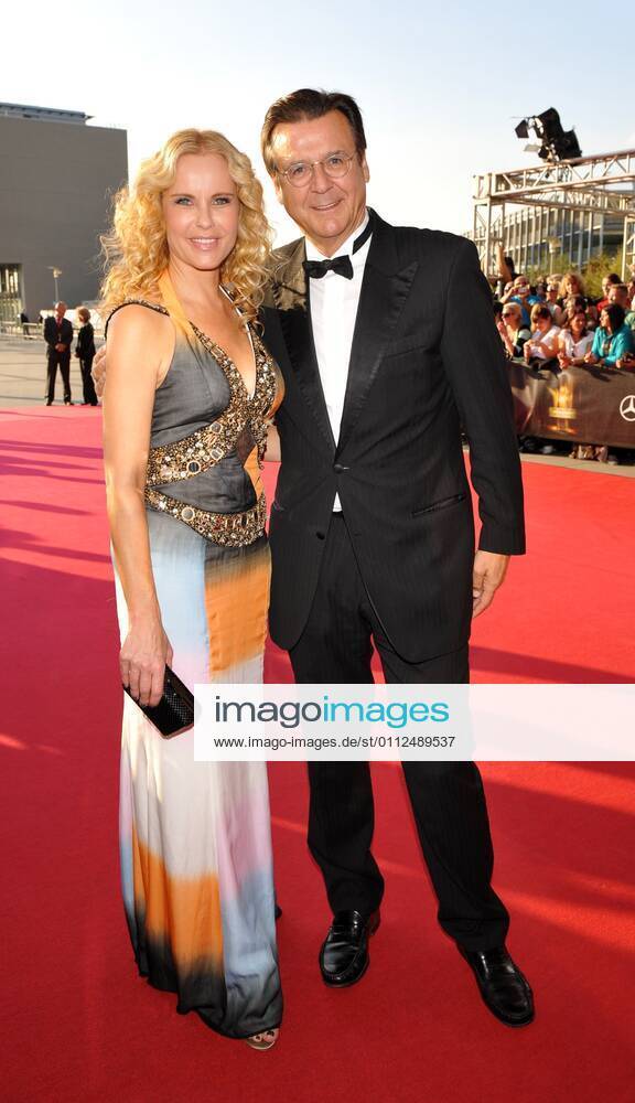 Der Deutsche Fernsehpreis Katja Burkard mit Mann Hans Maar bei der 11.Verleihung Der Deutsche Fernsehpreis 2009 im Coloneum in Koeln Roter Teppich Deutscher