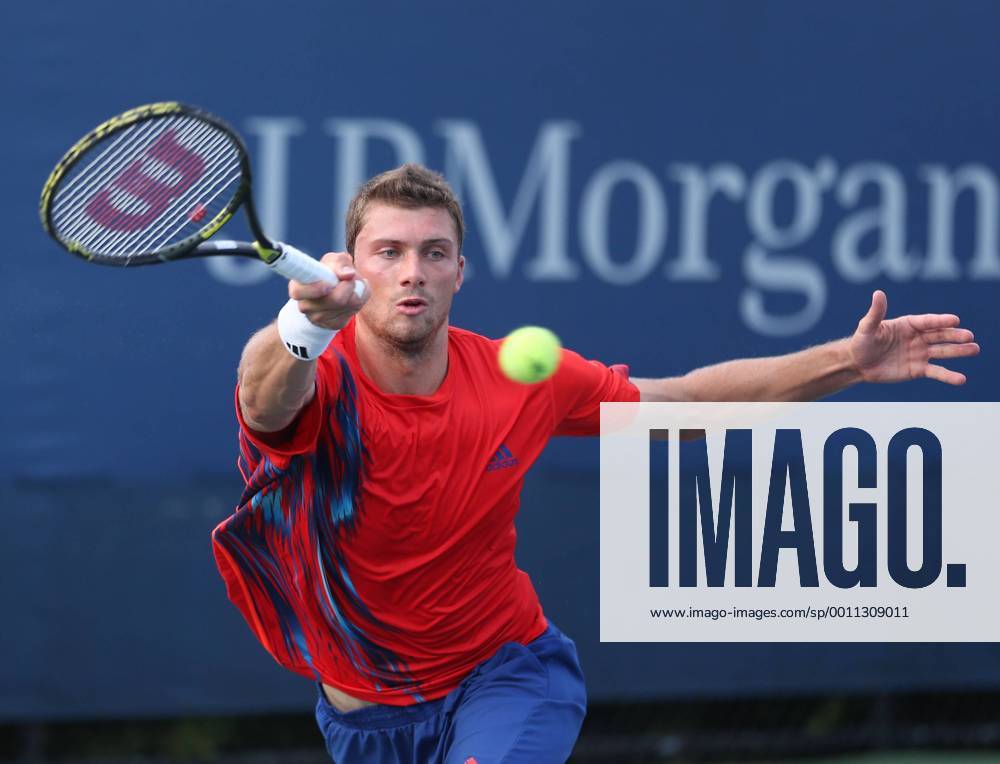 US Open 2012, USTA Billie Jean King National Tennis Center, Flushing Meadows, New York, ITF Grand Slam Tennis Tournament . Daniel Brands (GER), Aktion,Einzelbild,Halbkörper,Querformat,