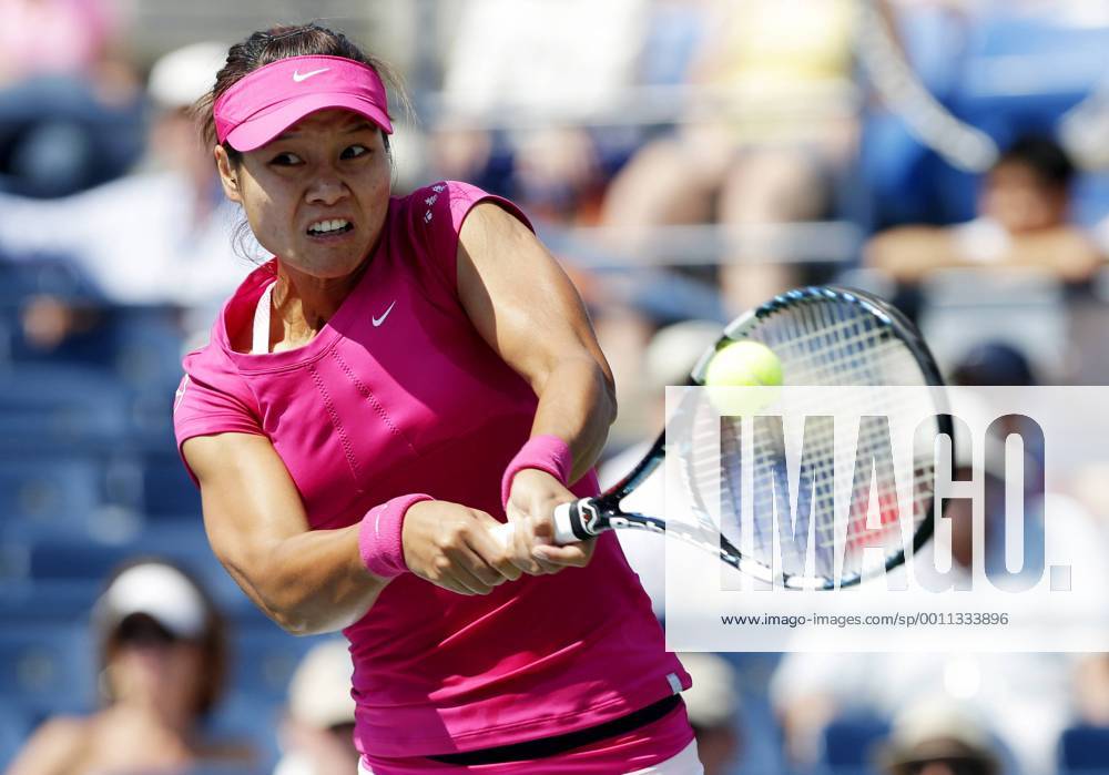 Na Li of China hits a backhand in a second round match in Louis Armstrong Stadium at the Billie Jean King National Tennis Center in New York City on August 31, 2012 NYP20120831102