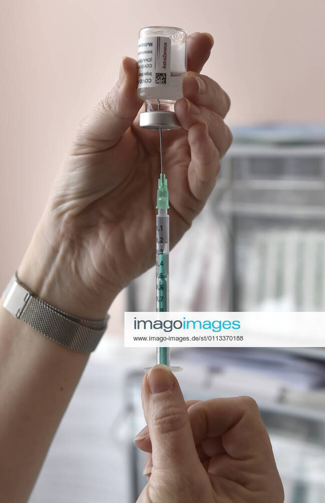 Vaccination of seniors against coronavirus continues in the Czech Republic on February 17, 2021. Photo from the Tomas Bata Regional Hospital in Zlin. (CTKxPhoto DaliborxGluck) CTKPhotoP202102180300301 dg 009A