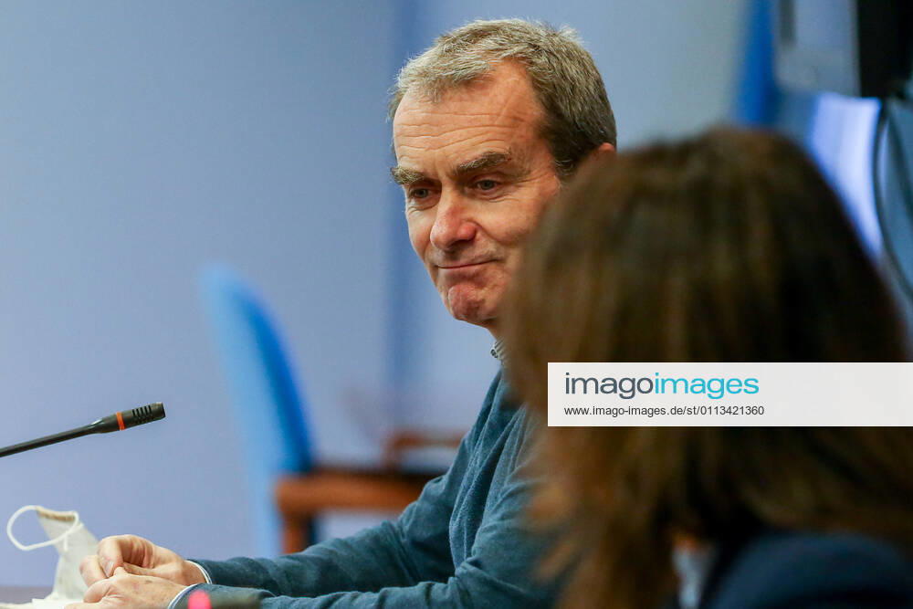 The director of the Center for Coordination of Alerts and Health Emergencies (CCAES), Fernando Simon intervenes during a conference convened before the media at the Ministry of Health to report on the evolution of the coronavirus, in Madrid, (Spain), February 18, 2021. 18 FEBRUARY 2021;HEALTH;SIMON;EVOLUTION;PANDEMIC;CORONAVIRUS LagenciaEP PRESS R.Rubio.POOL 02 18 2021 Madrid Madrid Spain