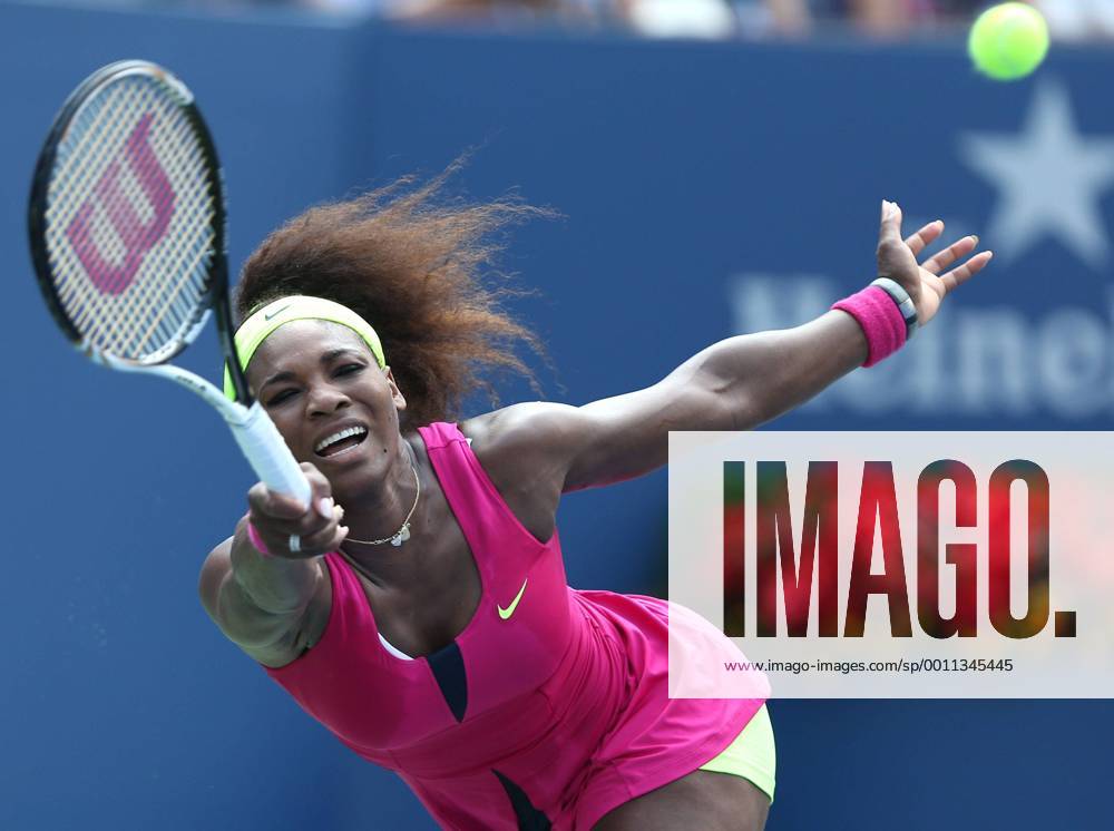 US Open 2012, USTA Billie Jean King National Tennis Center, Flushing Meadows, New York, ITF Grand Slam Tennis Tournament, Serena Williams (USA),Aktion,Einzelbild,Halbkörper,Querformat,