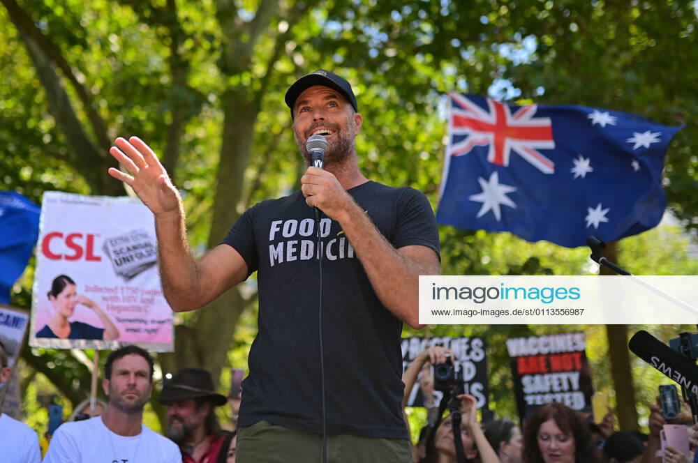 ANTI VACCINATION RALLY SYDNEY, Celebrity chef Pete Evans speaks during anti-vaccination rally in Sydney, Saturday, February 20, 2021. The national rollout of the Pfizer vaccine will begin on Monday in what will be the largest exercise of its kind in Australia s history. ( NO ARCHIVING, , NO USE IN BOOKS WITHOUT CONSENT SYDNEY NSW AUSTRALIA