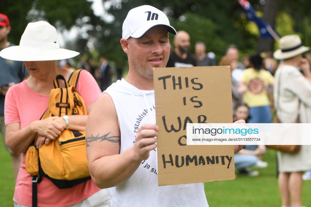 ANTI VACCINATION RALLY MELBOURNE, Protesters are seen during an anti-vaccination rally in Melbourne, Saturday, February 20, 2021. The national rollout of the Pfizer vaccine will begin on Monday in what will be the largest exercise of its kind in Australia s history. ( NO ARCHIVING, , NO USE IN BOOKS WITHOUT CONSENT MELBOURNE VIC AUSTRALIA