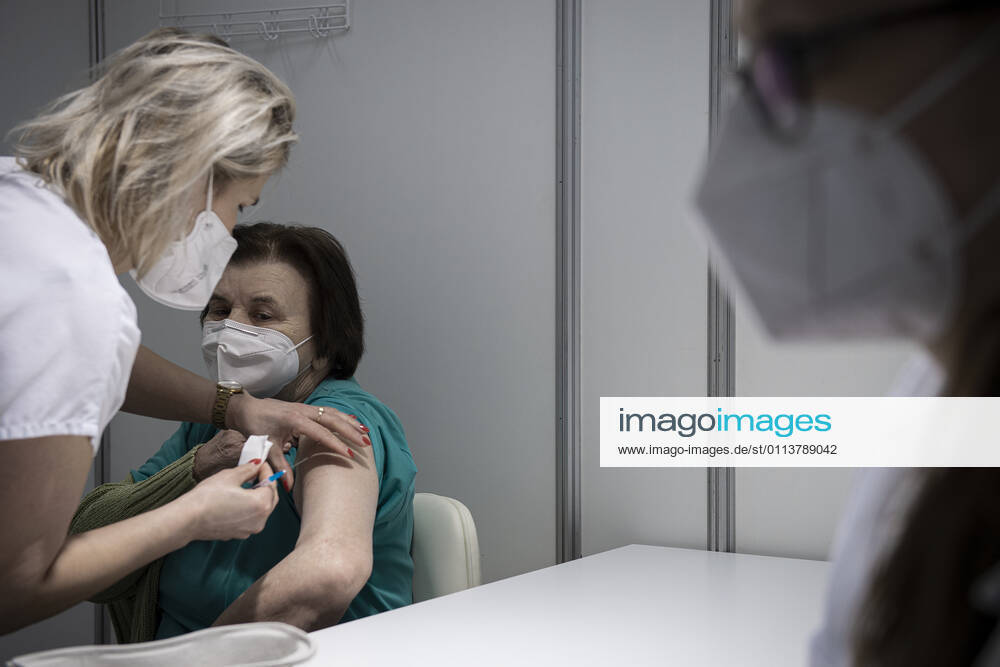 Vaccination of seniors against coronavirus continues in the Czech Republic on February 22, 2021. Photo from the large-capacity vaccination center in Liberec. (CTKxPhoto RadekxPetrasek) CTKPhotoP202102220350901 PER 13K
