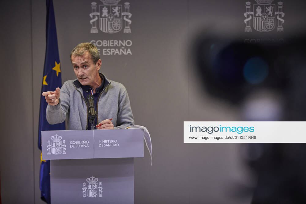 The director of the Center for Coordination of Alerts and Health Emergencies (CCAES), Fernando Simon during a conference convened before the media at the Ministry of Health to report on the evolution of the coronavirus, in Madrid, (Spain), 22 February 2021. 22 FEBRUARY 2021;HEALTH;EPIDEMIC;EVOLUTION;CORONAVIRUS;CONTAGIONS;DEATHS LagenciaEP PRESS J. Hellin. POOL 02 22 2021 Madrid Madrid Spain