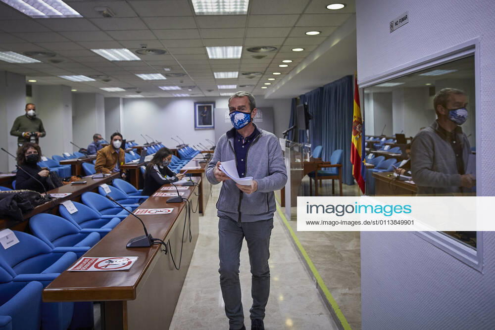 The director of the Center for Coordination of Alerts and Health Emergencies (CCAES), Fernando Simon at his exit from a conference convened before the media at the Ministry of Health to report on the evolution of the coronavirus, in Madrid, (Spain), 22 February 2021. 22 FEBRUARY 2021;HEALTH;EPIDEMIC;EVOLUTION;CORONAVIRUS;CONTAGIONS;DEATHS LagenciaEP PRESS J. Hellin. POOL 02 22 2021 Madrid Madrid Spain
