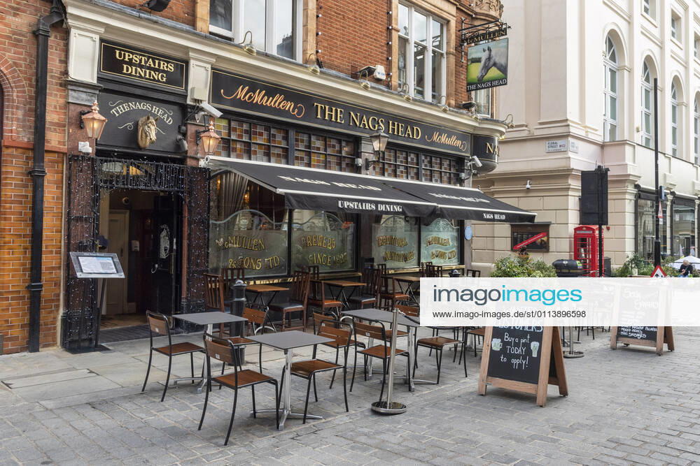 Coronavirus in Großbritannien, Eindrücke aus London February 22, 2021, London, United Kingdom: The Nags Head in London s Covent Garden seen deserted due to the Covid19 lockdown..Pubs and restaurants can reopen outdoors from the 12th April after Boris Johnson announces his road map out of Lockdown for England. London United Kingdom - ZUMAs197 20210222_zab_s197_025