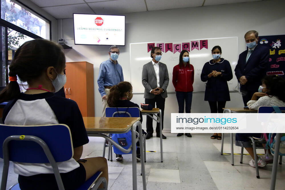Santiago 26 February 2021 The Minister of Education, Raul Figueroa, together with the SEREMI of Health RM, Paula Labra and the Mayor Las Condes, Joaquin Lavin, delivers recommendations before the return to classes next week, at the Las Condes School Javier Salvo Aton Chile, Santiago Chile Aton 491013