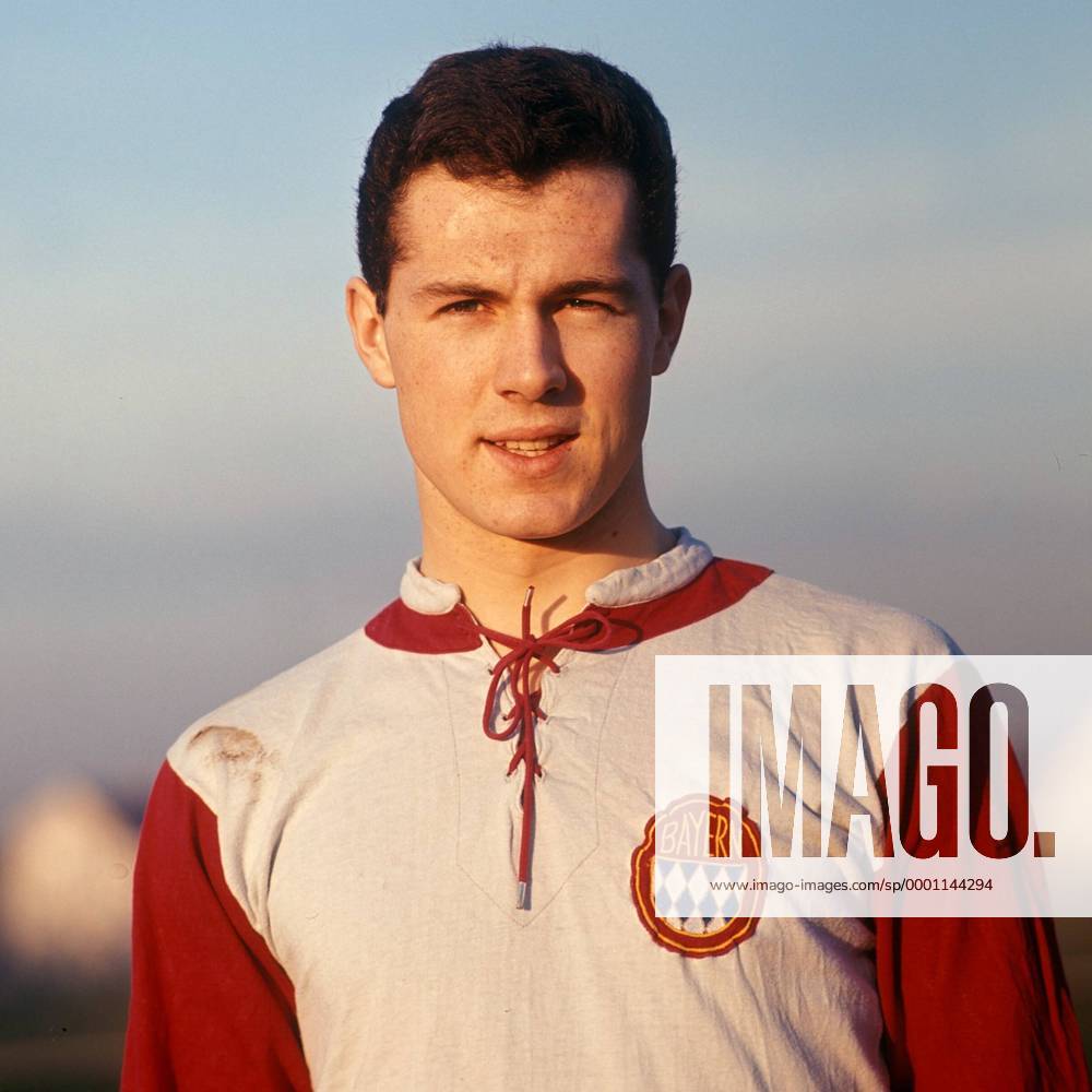 Franz Beckenbauer (FC Bayern München) Fußball Herren DEUTSCHSPRACHIGE SPORTZEITSCHRIFTEN UND -ZEITUNGEN NUR NACH RÜCKSPRACHE, Saison 1963 1964 Porträt München
