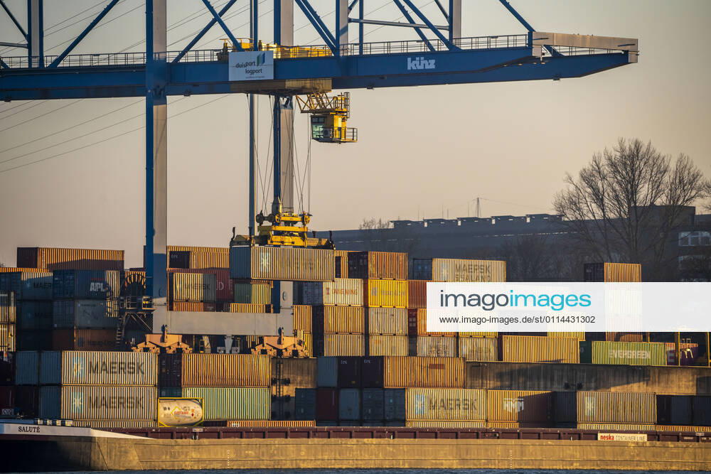 Container Umschlag Zentrum, Gateway-West-Terminal, Logport 2, Frachtschiff, in Duisburg am Rhein, NRW, Deutschland, Container Terminal