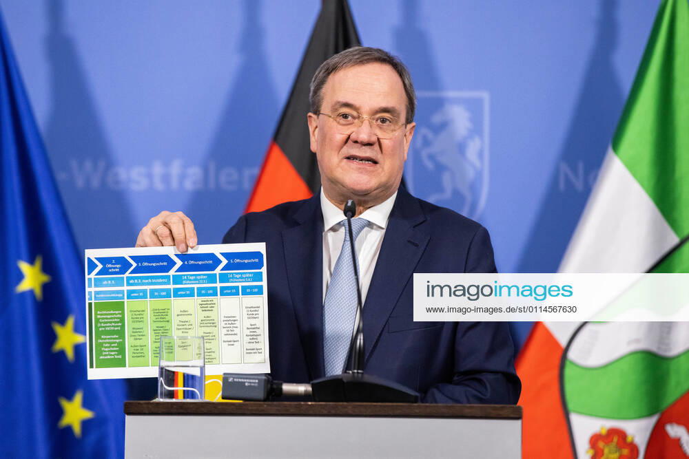 Coronavirus - Landesregierung NRW Armin Laschet (CDU), Ministerpräsident von Nordrhein-Westfalen, spricht bei einer Pressekonferenz. Nach den Beratungen von Bundeskanzlerin Merkel mit den Ministerpräsidenten erläuterte Laschet die Position des Landes Nordrhein-Westfalen. Düsseldorf Nordrhein-Westfalen Deutschland